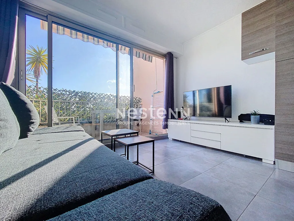 Séjour - Studio avec Terrasse et Piscine à Golfe Juan