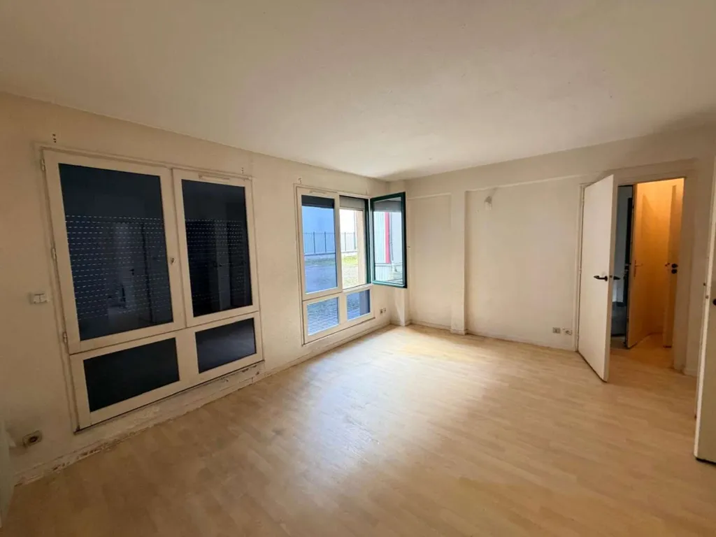 Rooms - T2 Apartment with Courtyard View in Rennes