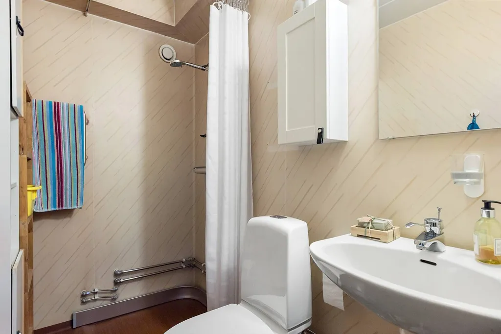 Bagni - Apartment with Balcony in Örebro
