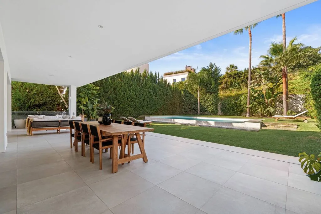 Terrasse - Contemporary Villa with Pool in Nueva Andalucía