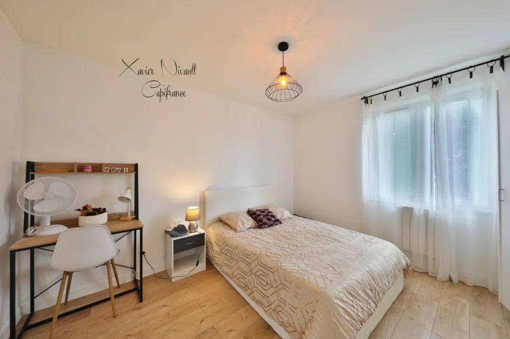 Chambres - Appartement de plain-pied avec loggia à Mâcon