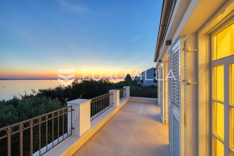 Terrasse - Modern Villa, First Row Sea View in Diklo, Zadar