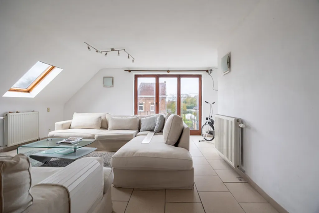 Elutuba - Charming 1st Floor Apartment with Balcony