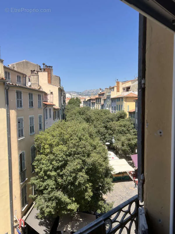 Rõdu - Renovated 2-Bed Flat with View in Toulon