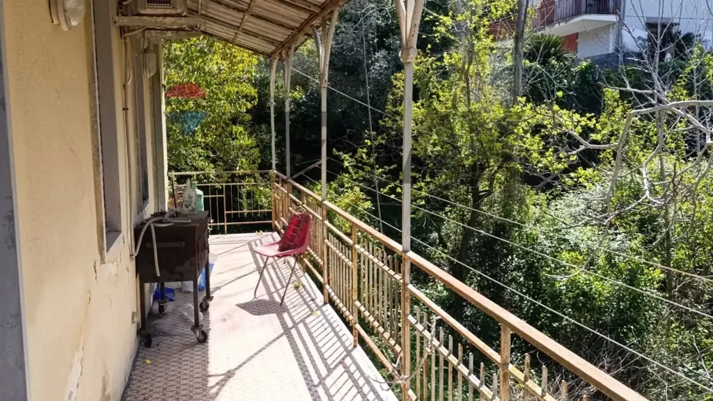 Balcon - Villa to Renovate with Garden in Augusta
