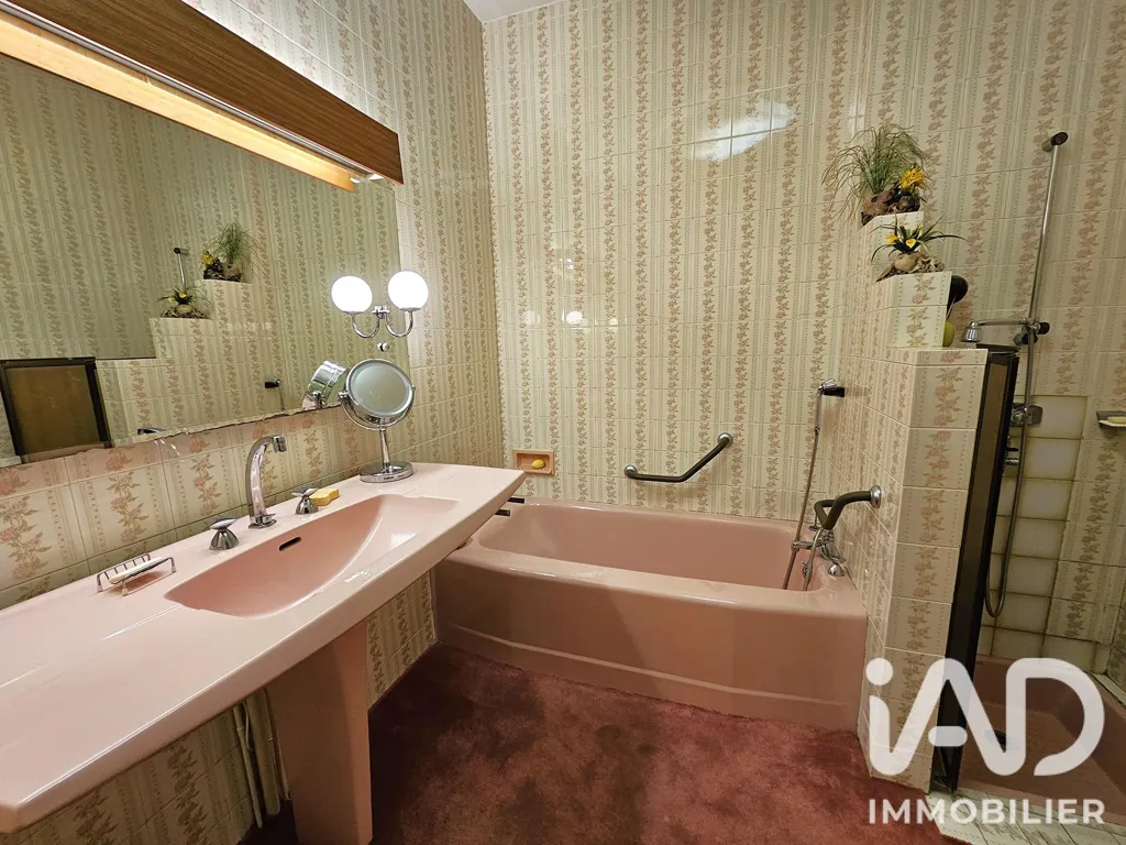Salles de bain - Maison de Caractère avec Terrasse à Satillieu