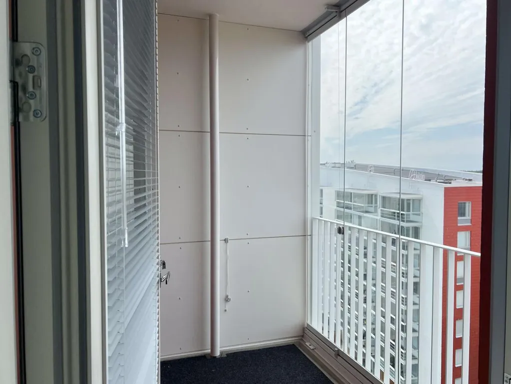 Balcon - Apartment with Balcony in Myyrmäki, Vantaa