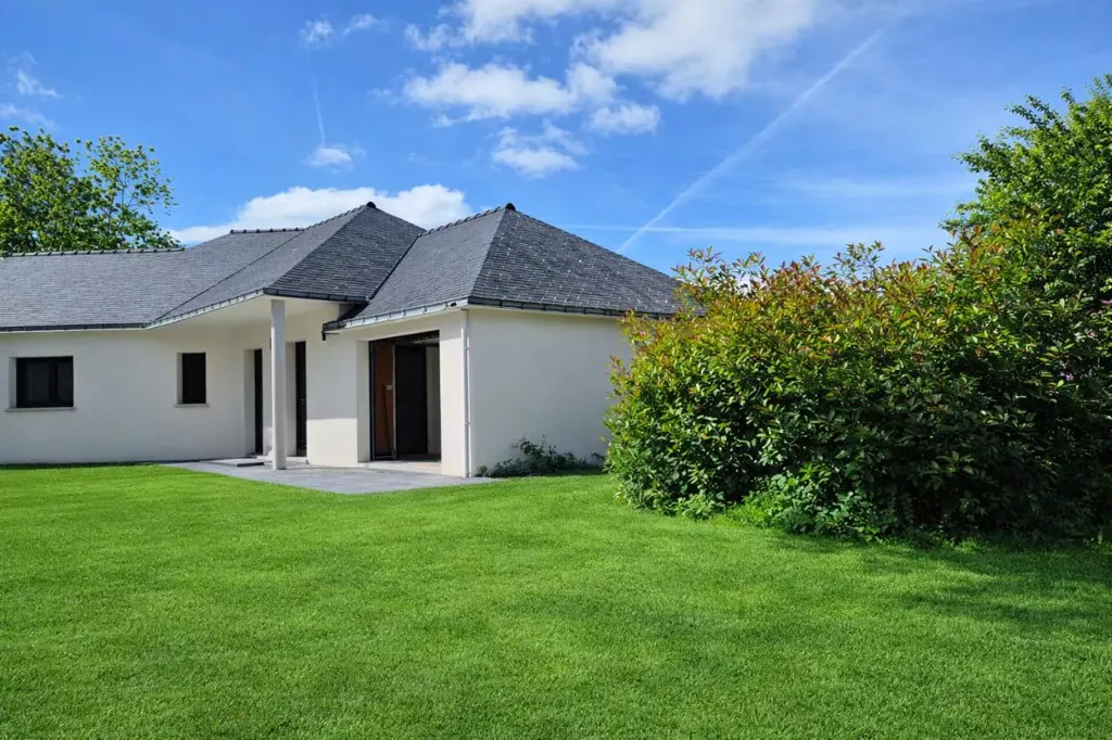 Extérieur - Maison de Plain-Pied avec Terrain à Spézet