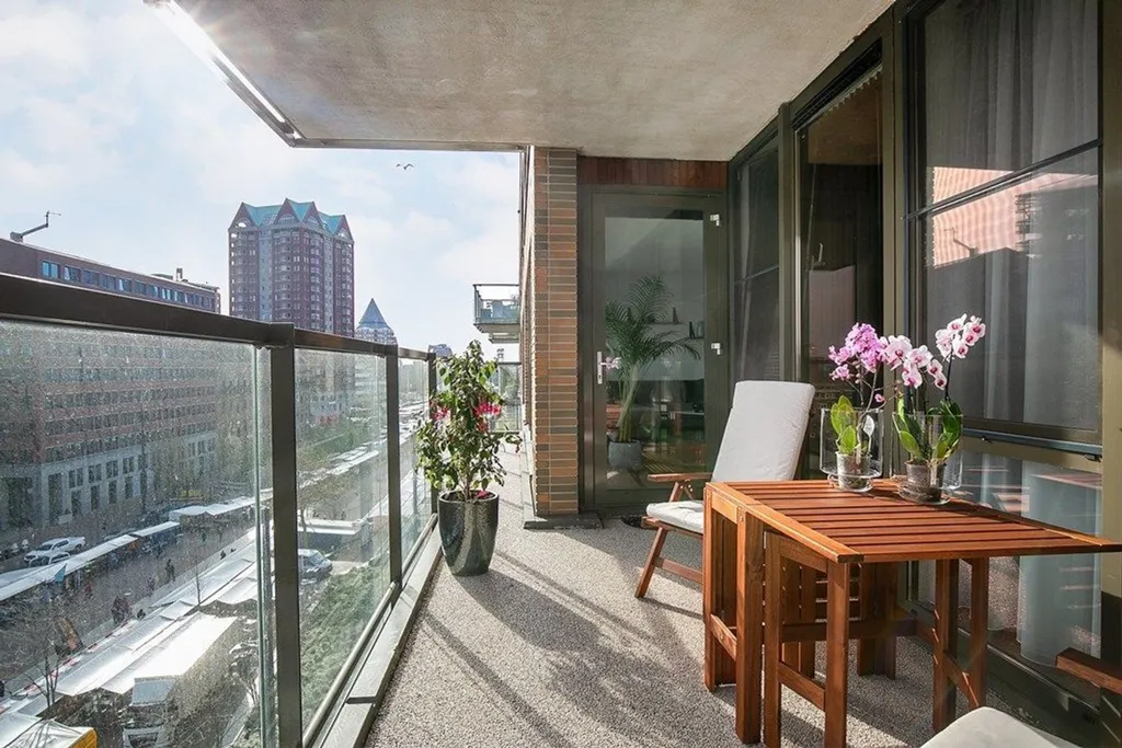 Rõdu - Modern 3-Room Apartment with City View in Rotterdam