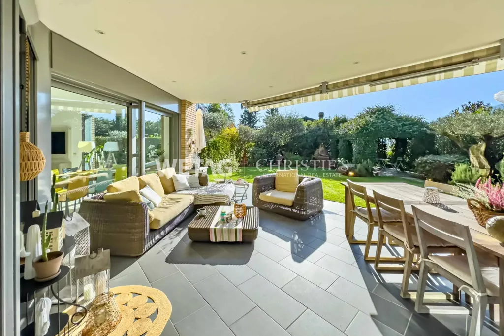 Terrass - Modern Villa with Green Setting in Lugano-Vezia