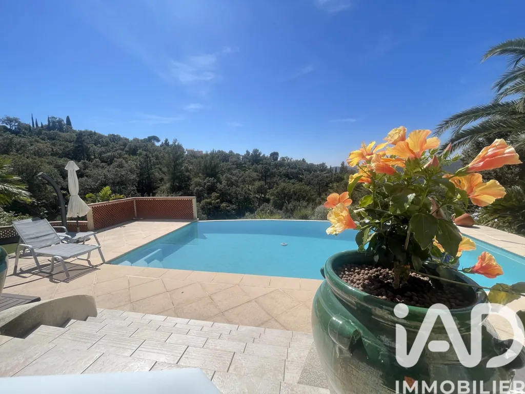 Piscina - House with Pool in Valcros, La Londe