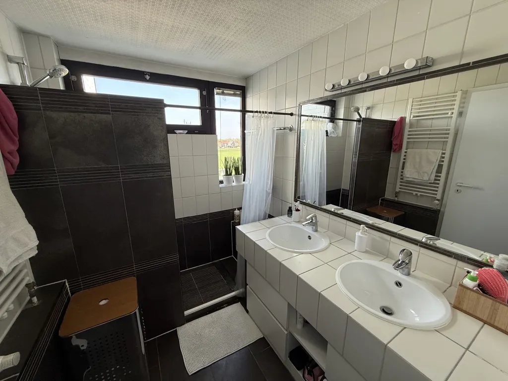 Salles de bain - Maison d'Architecte 4 Chambres à Kraainem