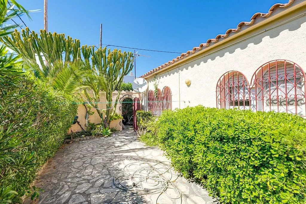 Exterior - Chalet with Pool and Terrace in Mont-Roig