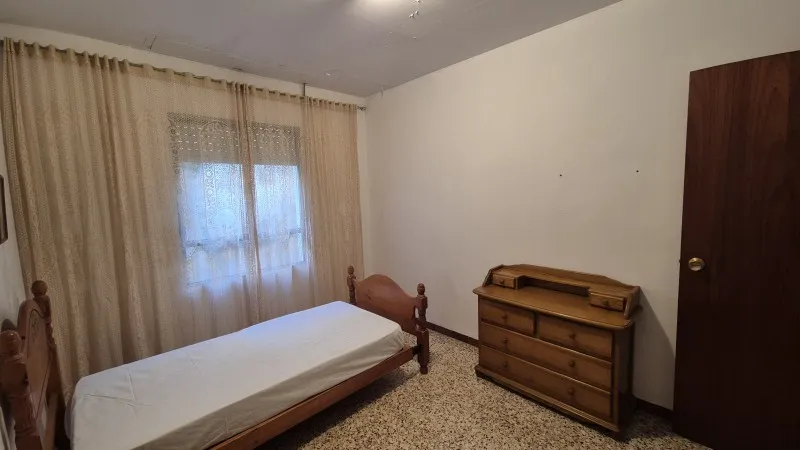 Magamistoad - Three-Storey Townhouse with Balconies in Antella