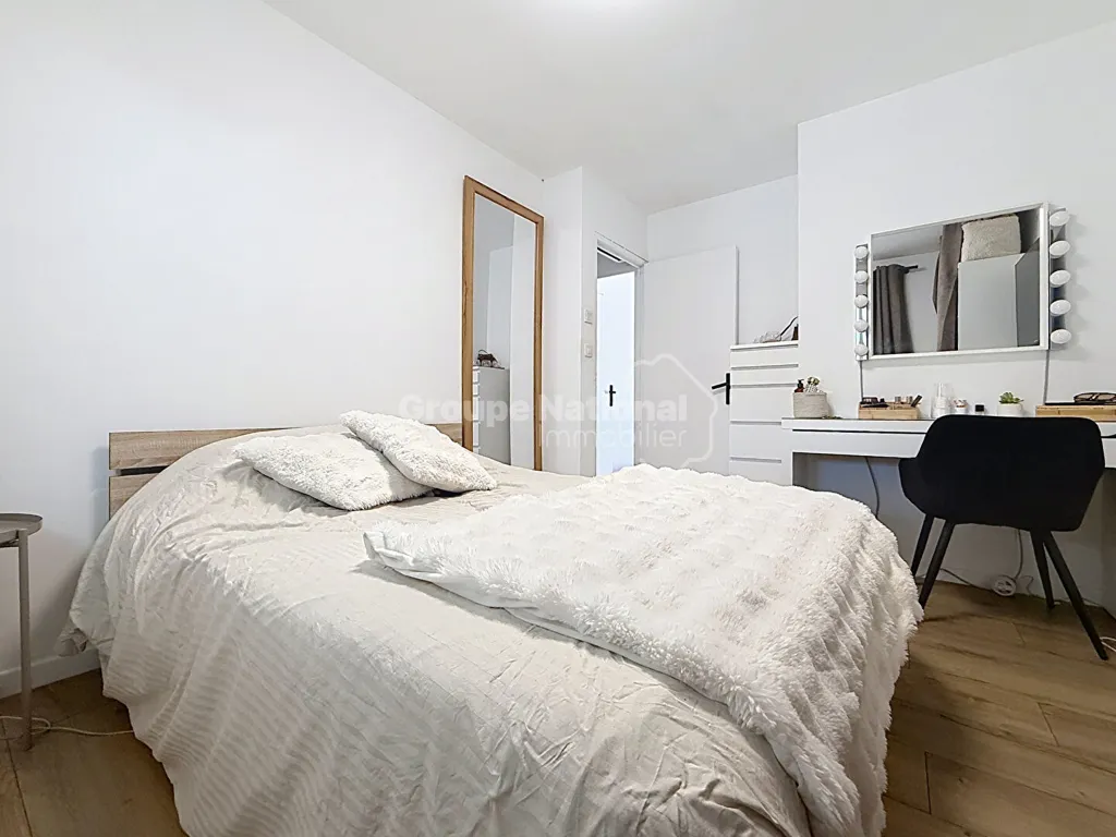 Chambres - Villa avec Piscine et Garage à Mollégès
