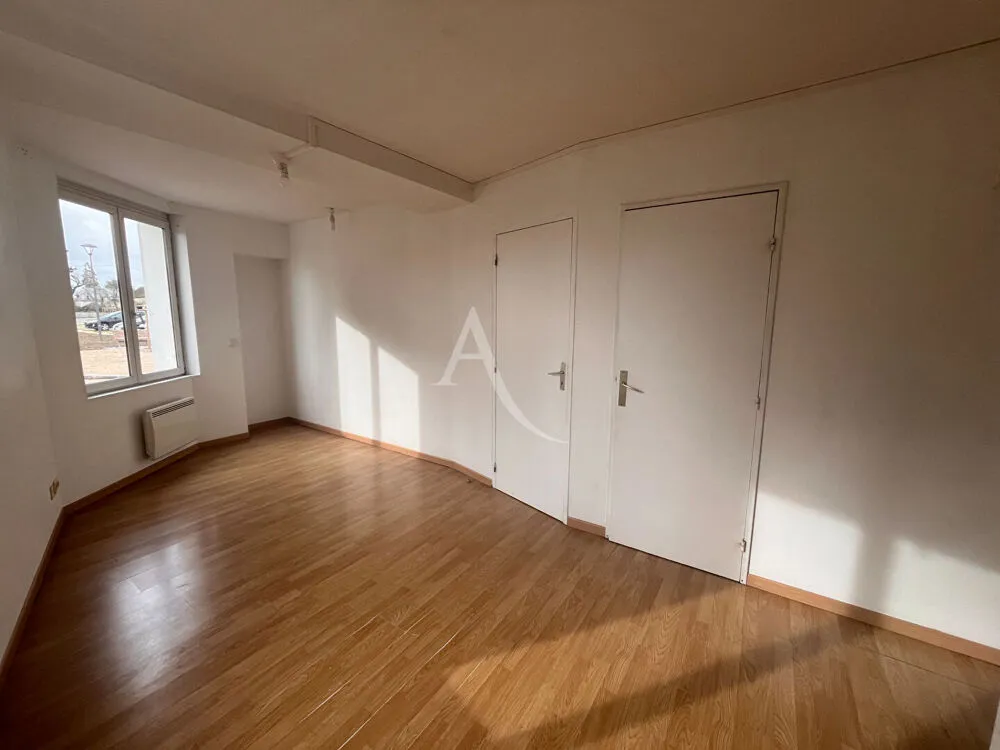 Toad - Ground Floor Flat with Intercom in Pontlevoy