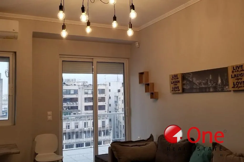 Elutuba - Renovated Penthouse with Balcony in Pireas Centre