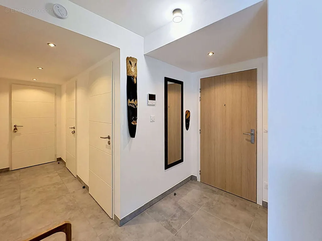 Hallway - Apartment with Terrace in Amancy