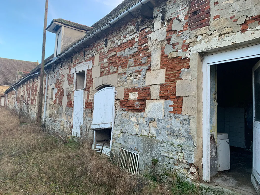 Välivaade - Renovatable Barn in Estrées Saint Denis