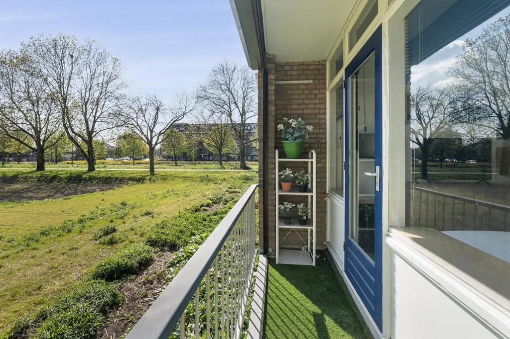 Rõdu - Galerij Flat with Garden in Rotterdam