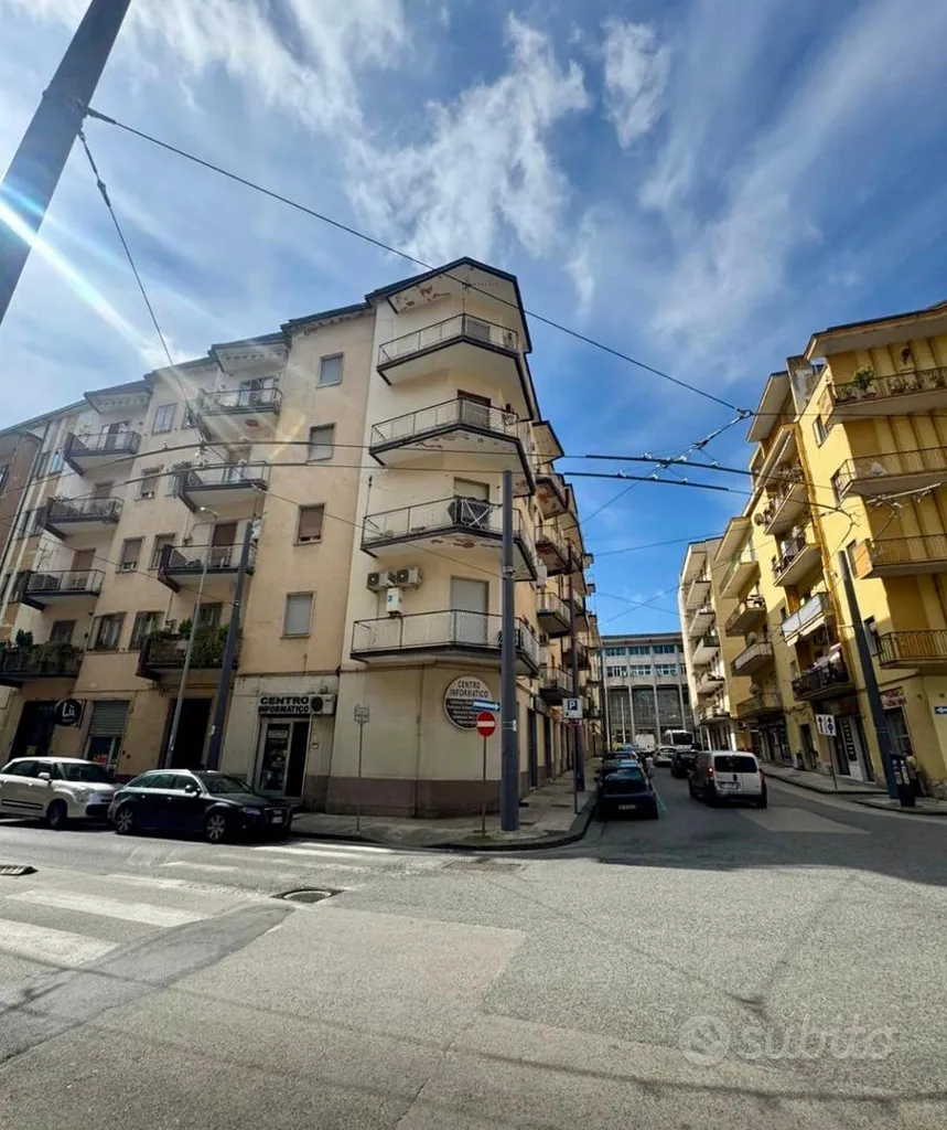 Välivaade - Commercial Unit in Central Avellino