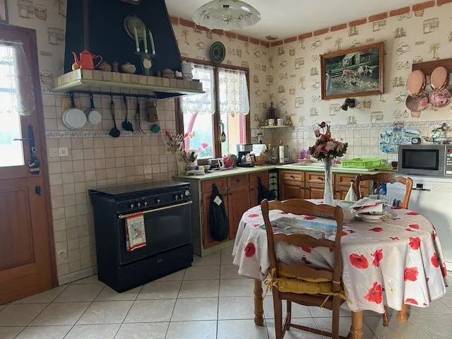 Cuisine - Maison de Caractère avec Jardin dans Environnement Calme