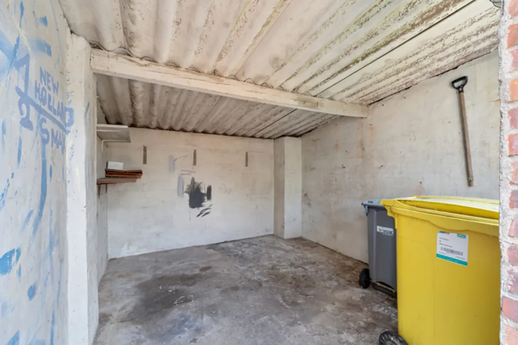Garage - Charming House with Garden in Kasterlee