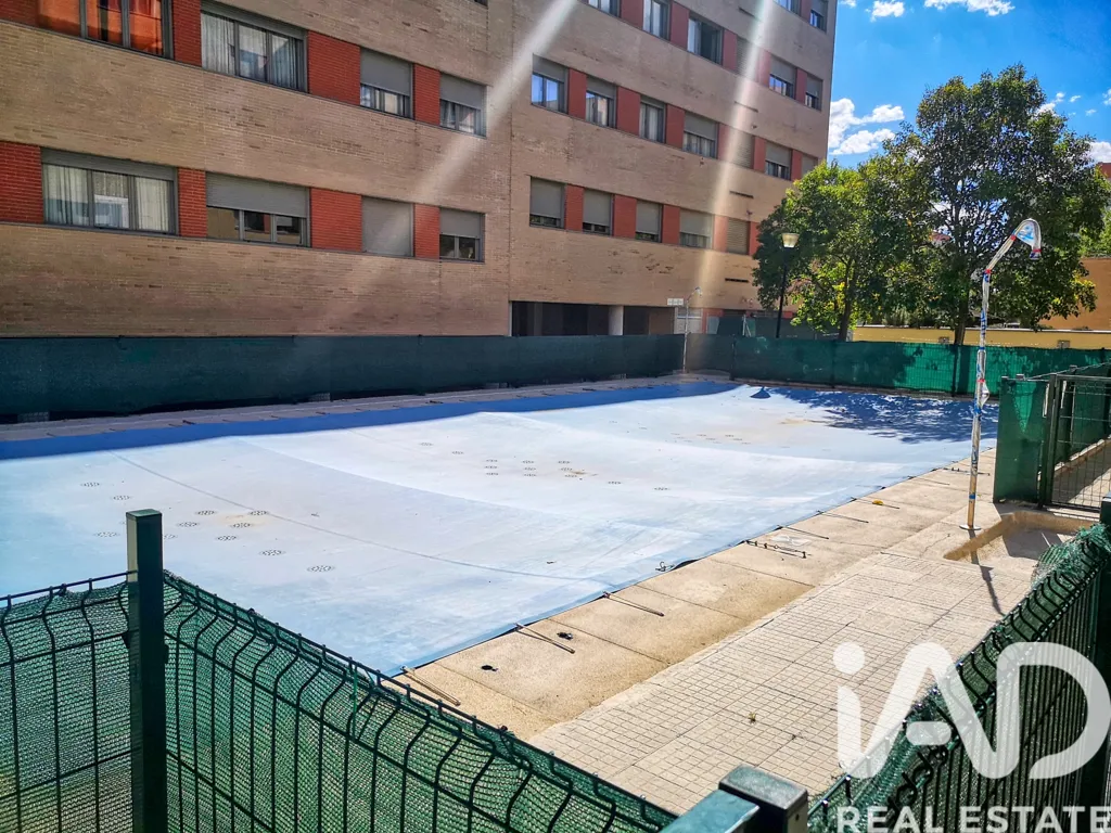 Bassein - Garage with Pool Access in Alcobendas