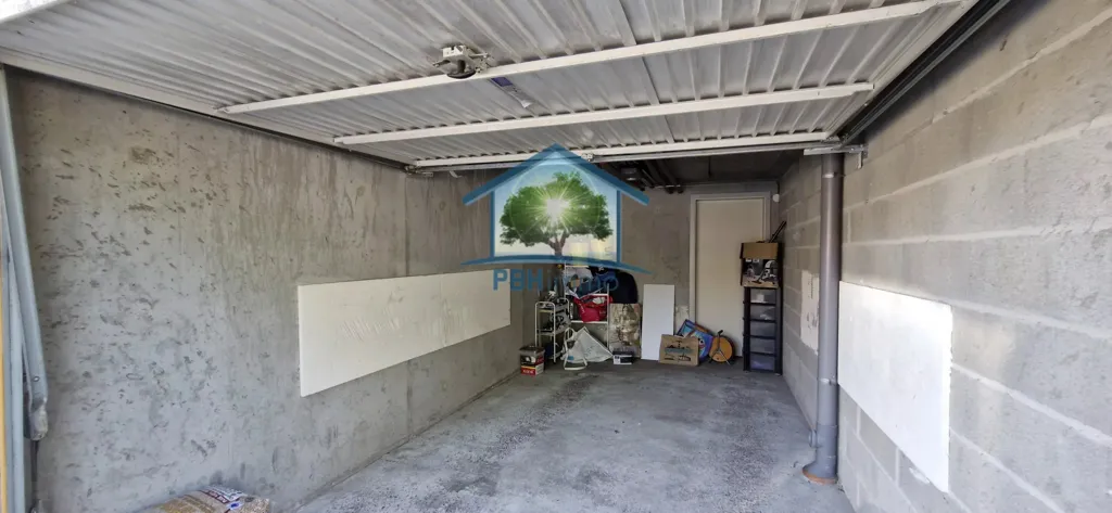 Garage - Appartement Duplex avec 3 Espaces Extérieurs à Ingwiller