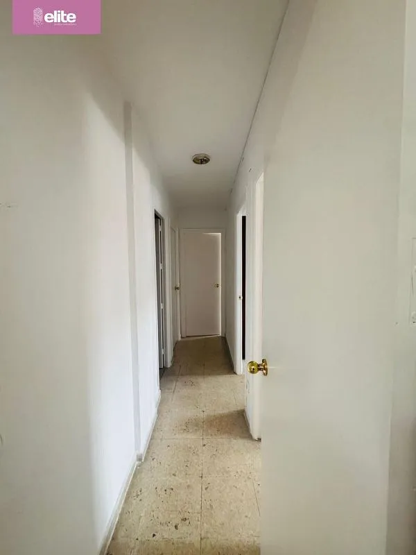 Ingresso - Four-Bedroom Flat with Lift in West District