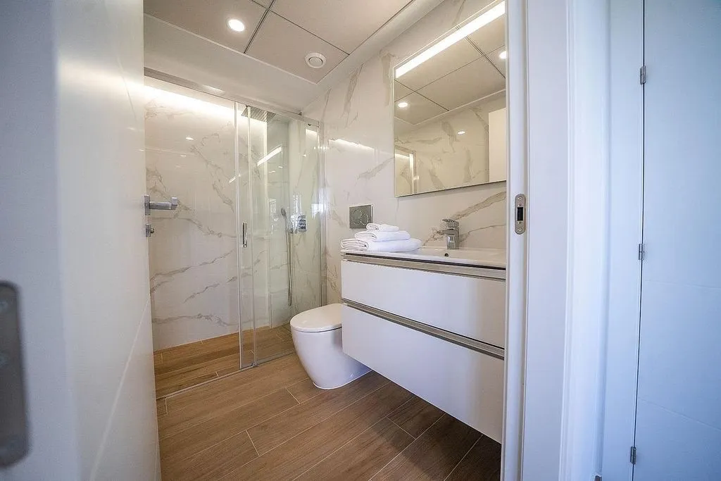 Vannitoad - Modern Mediterranean Chalet with Golf Course View in Algorfa