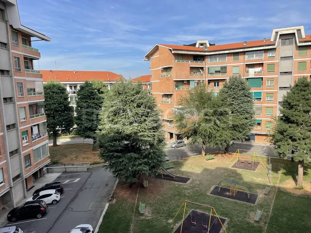 Giardino - Spacious 4-Bedroom Apartment with Balconies in Piossasco