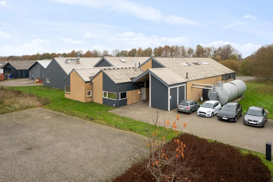 Välivaade - Production Facility with Multiple Sections in Silkeborg