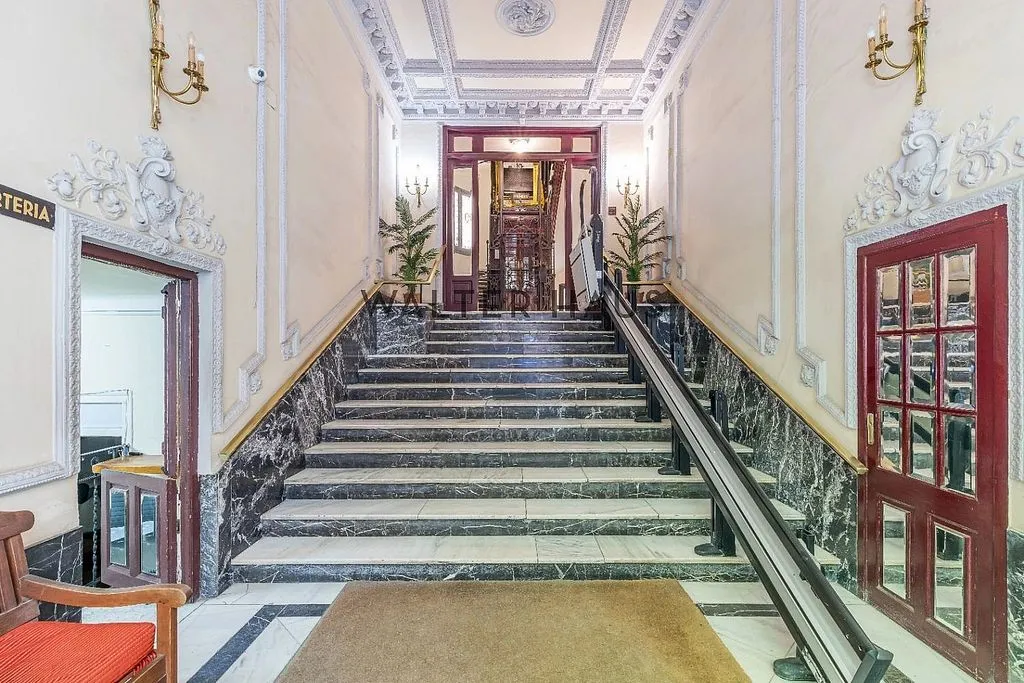 Esik - Modern Flat with Terrace in Recoletos, Madrid