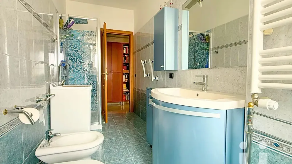 Bathrooms - 3-Bedroom Apartment with Balcony in Conca d'Oro, Rome