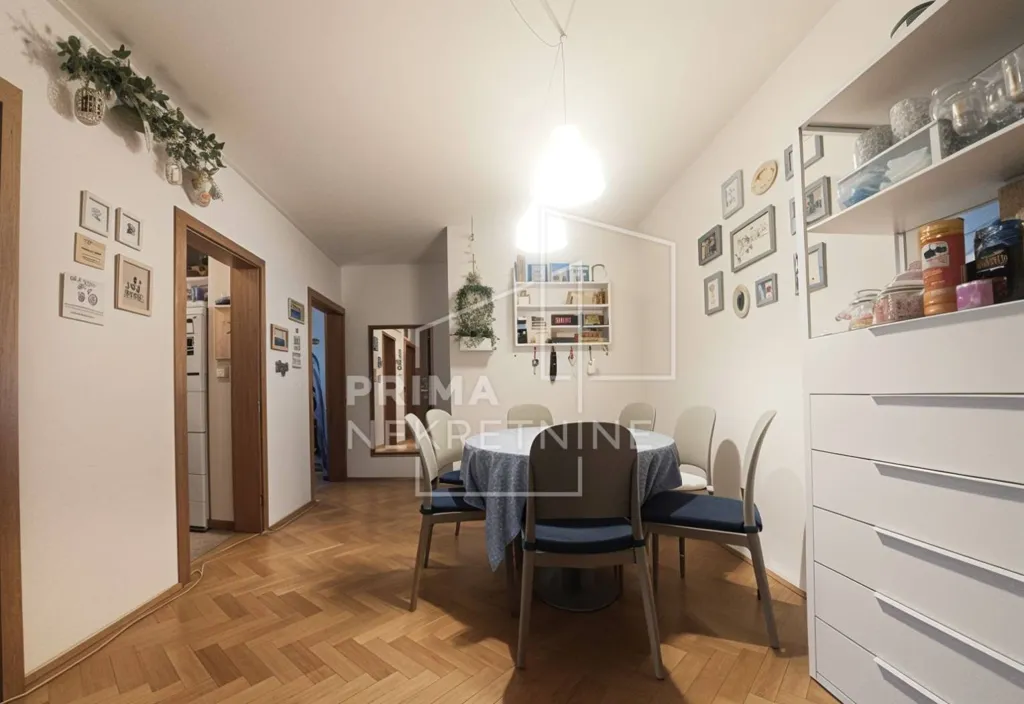 Salle à manger - Two-Bedroom Apartment with Lake View in Zagreb