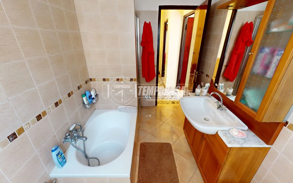 Bagni - Piano Terra Apartment with Box in Loreto