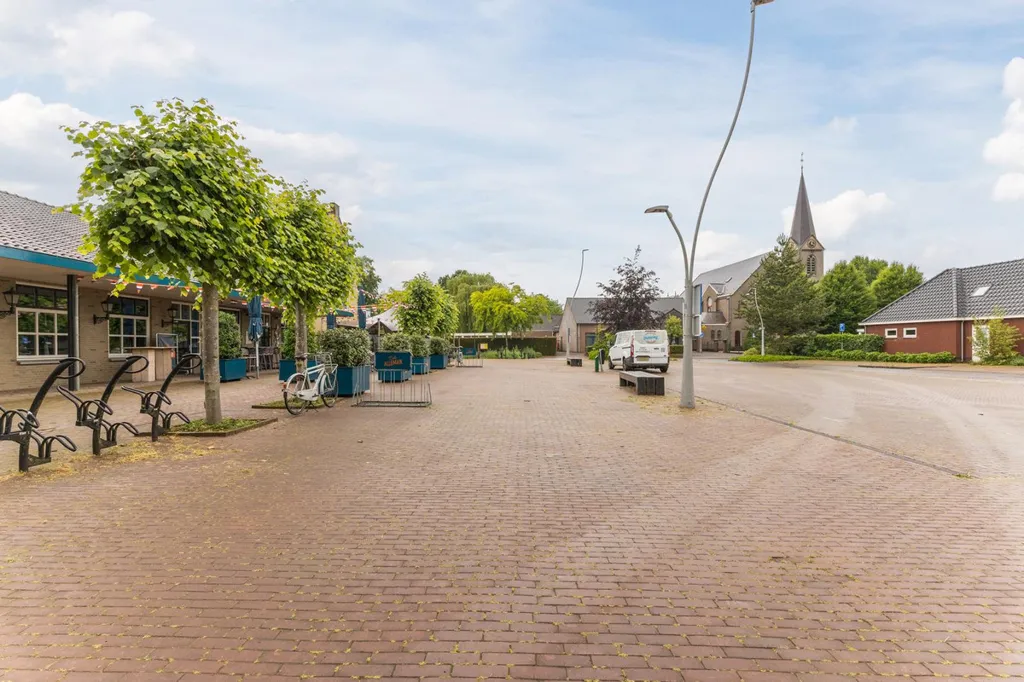 Two-Storey House with Pergola in Loosbroek