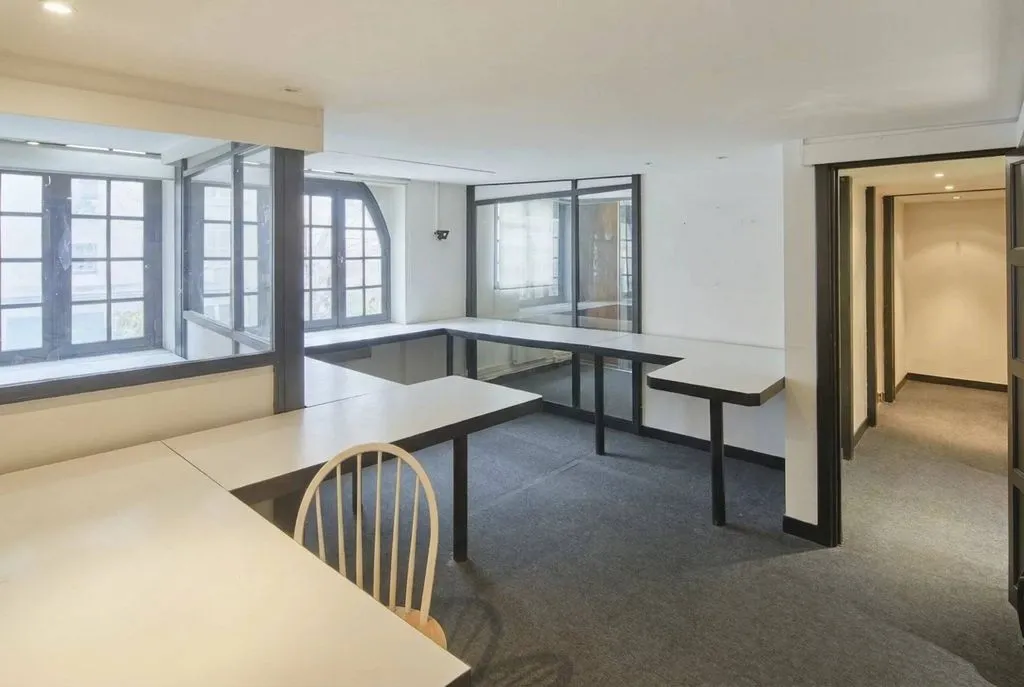 Kabinet - Commercial Offices in Historic Courtyard, Paris