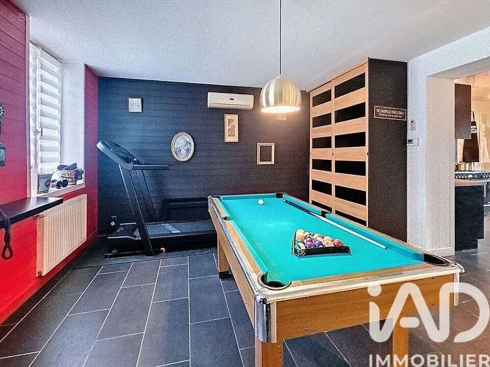 Toad - Charming Character House with Pool in Sin-Le-Noble