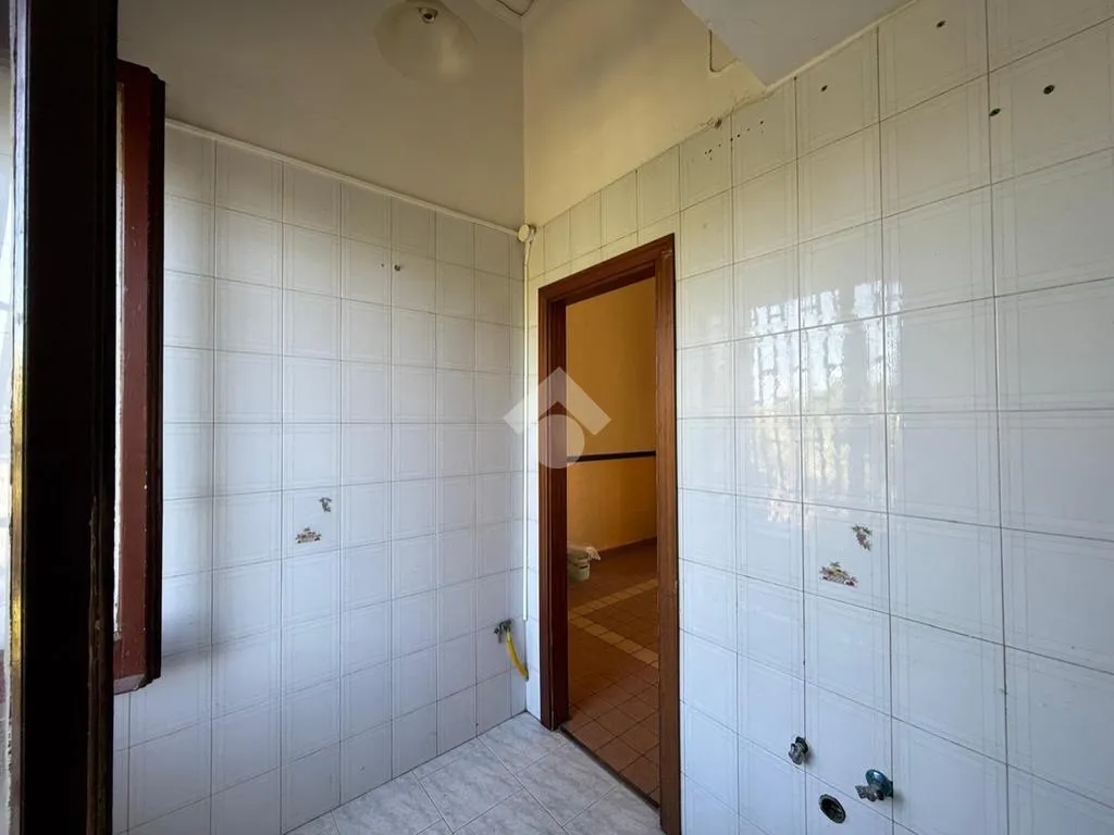 Esik - Three-Bedroom Flat with Terrace in Melito di Napoli