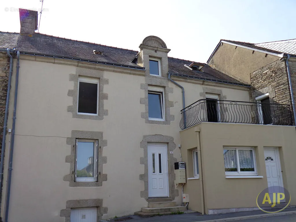 Appartement 9 pièces à Plumelec