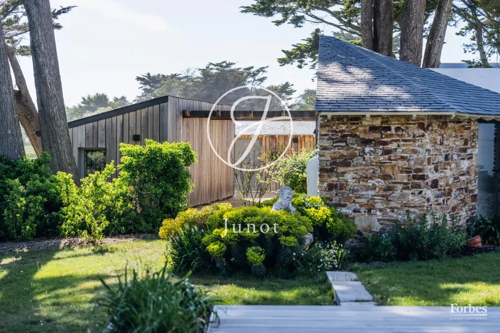 Extérieur - Villa Rénovée Face à la Mer avec Piscine au Croisic