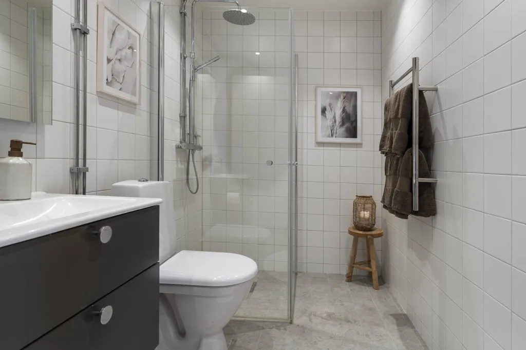 Salles de bain - Apartment with Balcony in Älvsjö, Stockholm