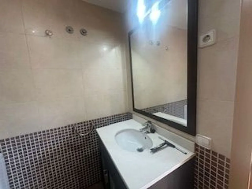 Salles de bain - Duplex with Terrace and Balcony in Terrassa Centre