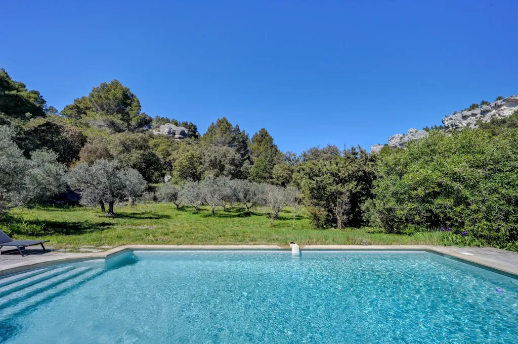 Pool - Charming Property with Pool in Baux de Provence