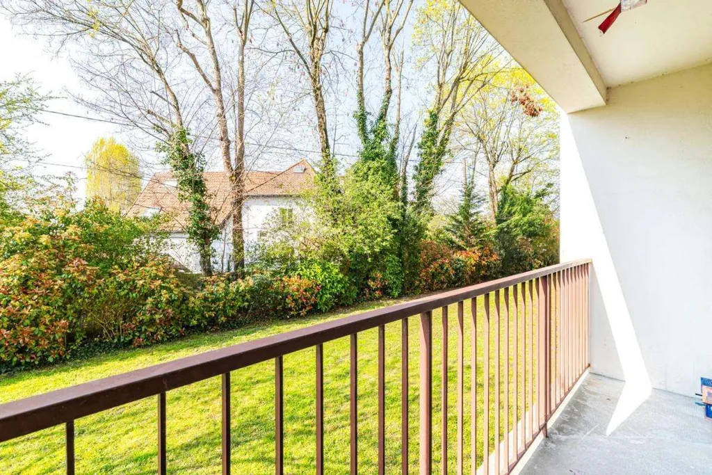 Balcon - Appartement F4 Lumineux avec Parking à Montmorency