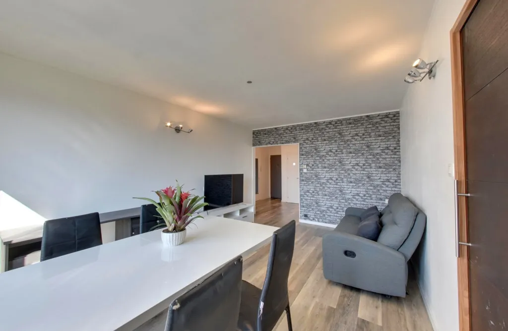 Elutuba - Family Flat with Balcony in Saint-Martin-d'Hères