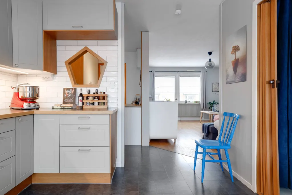 Köök - Modern Flat with Balcony in Karlslund