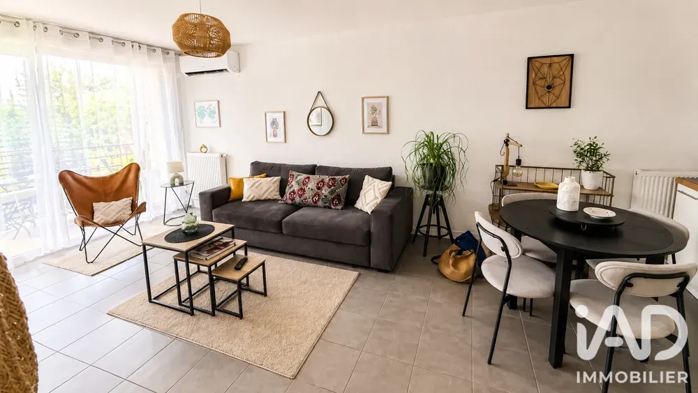 Living Room - 2-Bedroom Apartment with Canigou View in Perpignan